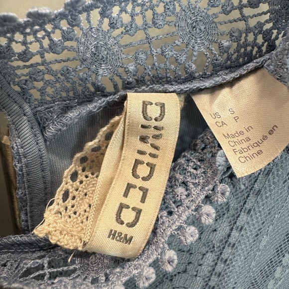 H&M LACE LONG SLEEVE LIGHT BLUE DRESS SMALL LIKE NEW - Picture 3 of 3